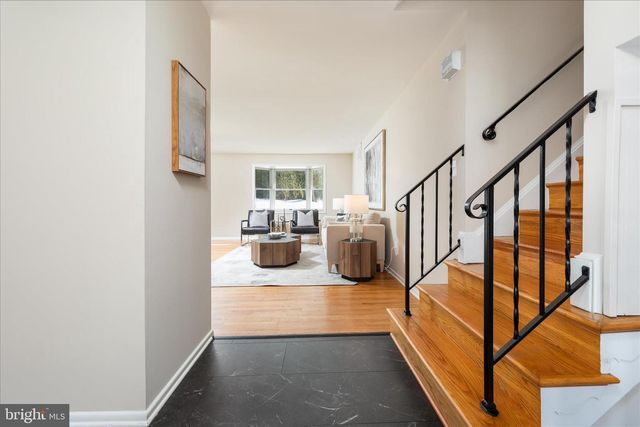 5105 HOLDEN ST, Fairfax, VA 22032