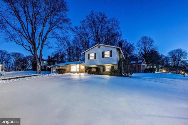 5105 HOLDEN ST, Fairfax, VA 22032