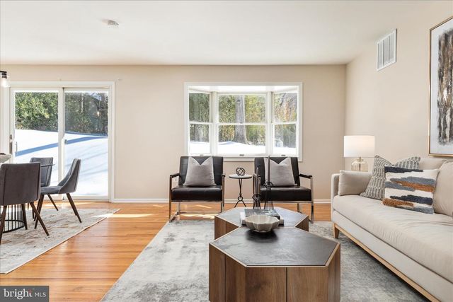 5105 HOLDEN ST, Fairfax, VA 22032