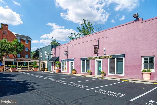 5105 HOLDEN ST, Fairfax, VA 22032