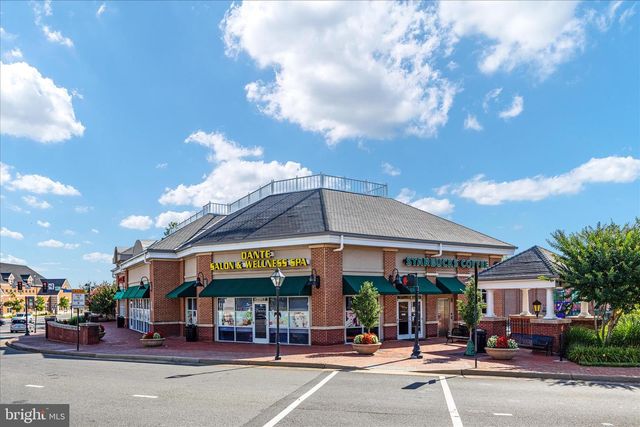 5105 HOLDEN ST, Fairfax, VA 22032