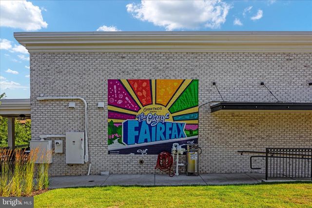 5105 HOLDEN ST, Fairfax, VA 22032