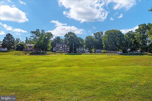 5105 HOLDEN ST, Fairfax, VA 22032