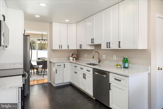 5105 HOLDEN ST, Fairfax, VA 22032