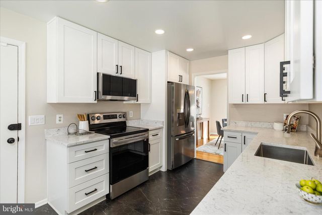 5105 HOLDEN ST, Fairfax, VA 22032