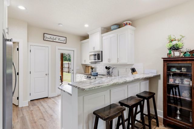 306 Bradford St, Arp, TX 75750
