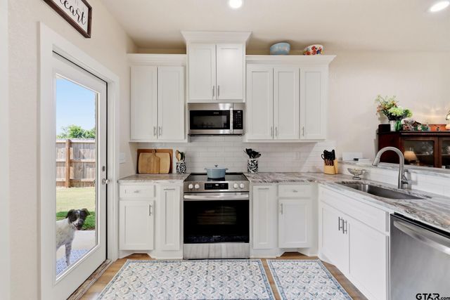 306 Bradford St, Arp, TX 75750