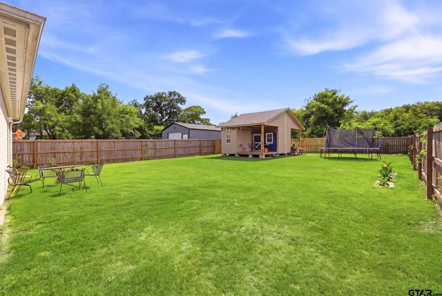 306 Bradford St, Arp, TX 75750