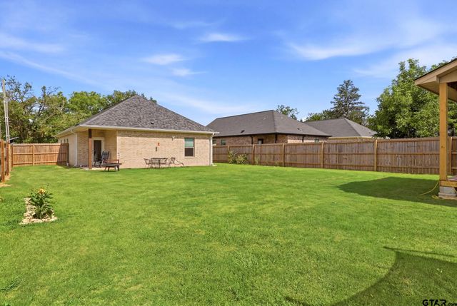 306 Bradford St, Arp, TX 75750