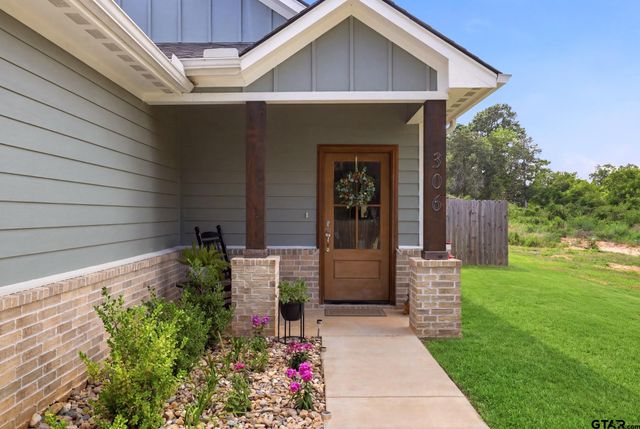 306 Bradford St, Arp, TX 75750