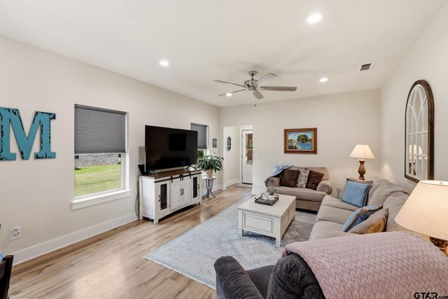 306 Bradford St, Arp, TX 75750