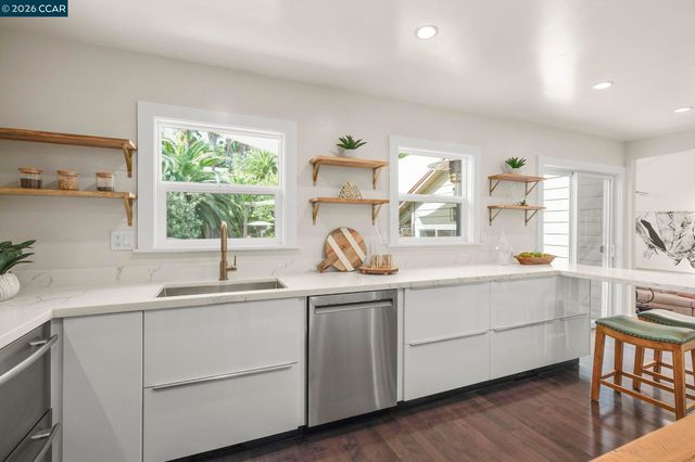 1331 Springbrook Rd, Walnut Creek, CA 94597