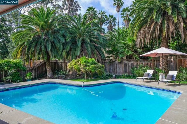 1331 Springbrook Rd, Walnut Creek, CA 94597