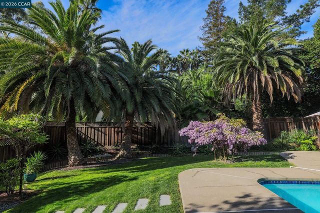 1331 Springbrook Rd, Walnut Creek, CA 94597