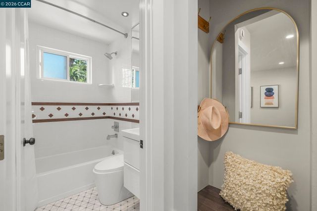 1331 Springbrook Rd, Walnut Creek, CA 94597