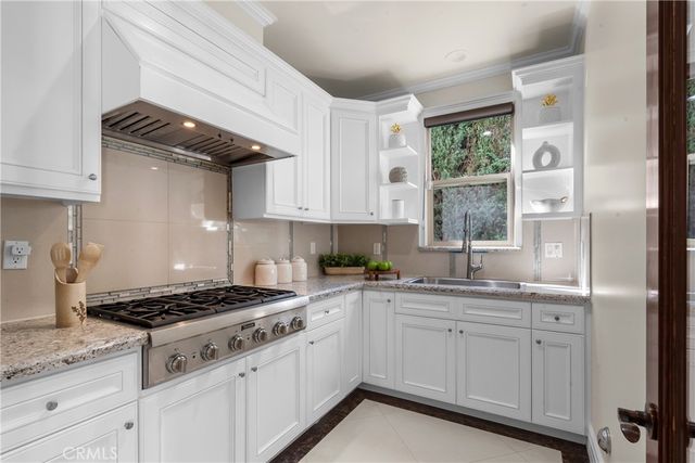 3255 Lombardy, Pasadena, CA 91107