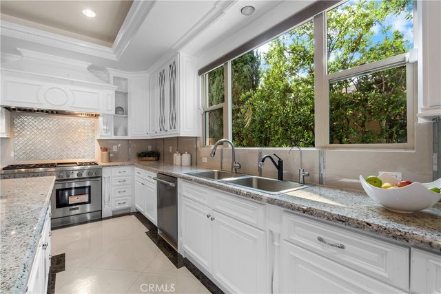 3255 Lombardy, Pasadena, CA 91107