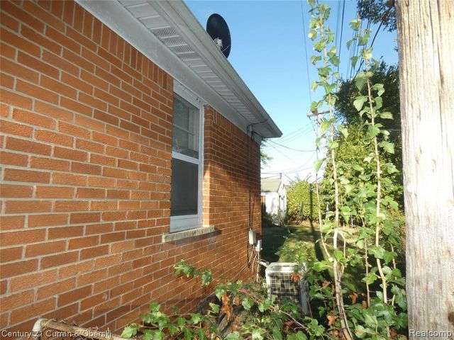 18959 Rockcastle Street, Detroit, MI 48236