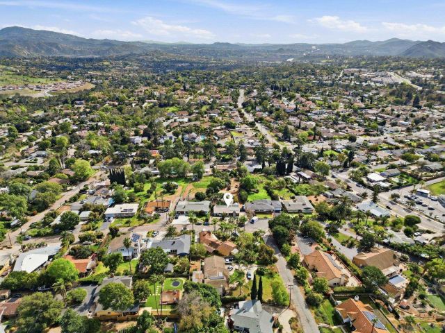 1761 Country Ln, Escondido, CA 92025