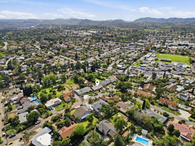 1761 Country Ln, Escondido, CA 92025