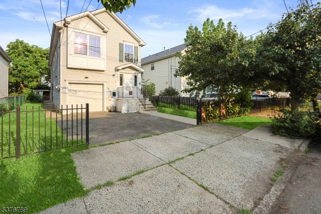 666 S 15Th St, Newark City, NJ 07103