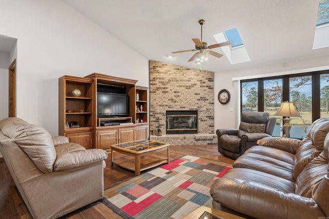 18 Lindura Way, Hot Springs Village, AR 71909