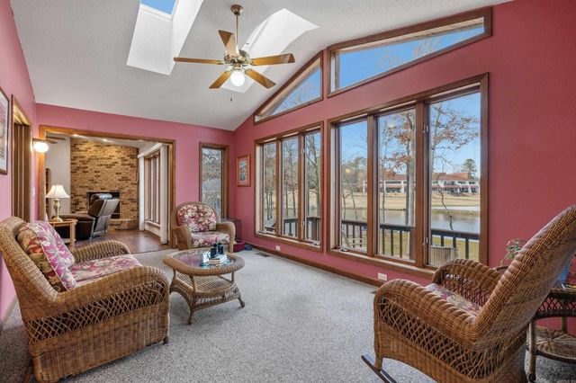 18 Lindura Way, Hot Springs Village, AR 71909