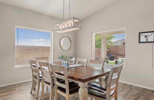 940 Firewheel Loop SW, Los Lunas, NM 87031