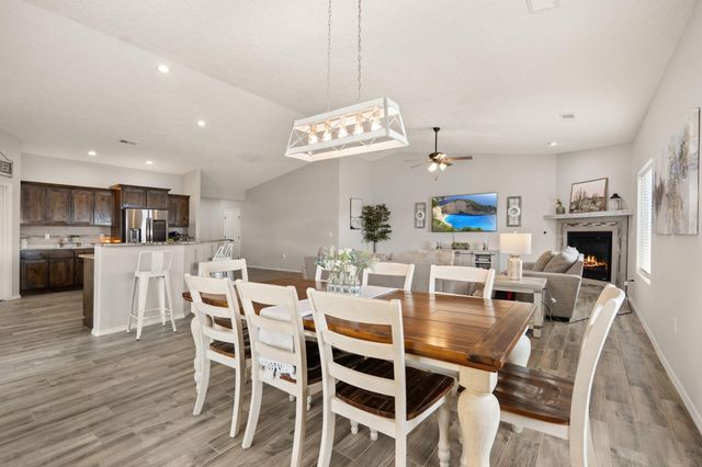 940 Firewheel Loop SW, Los Lunas, NM 87031