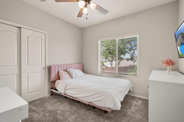 940 Firewheel Loop SW, Los Lunas, NM 87031