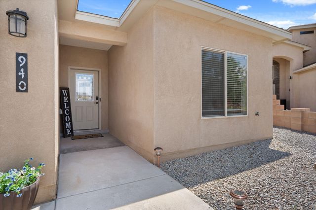940 Firewheel Loop SW, Los Lunas, NM 87031
