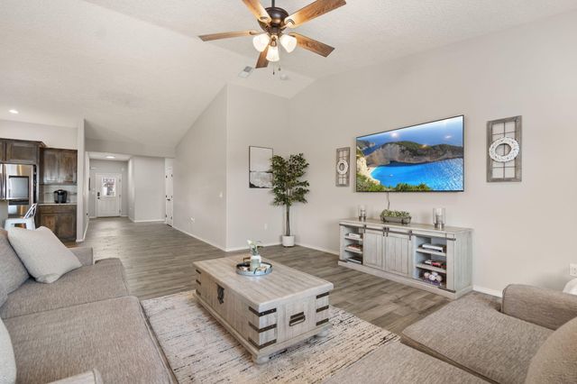 940 Firewheel Loop SW, Los Lunas, NM 87031