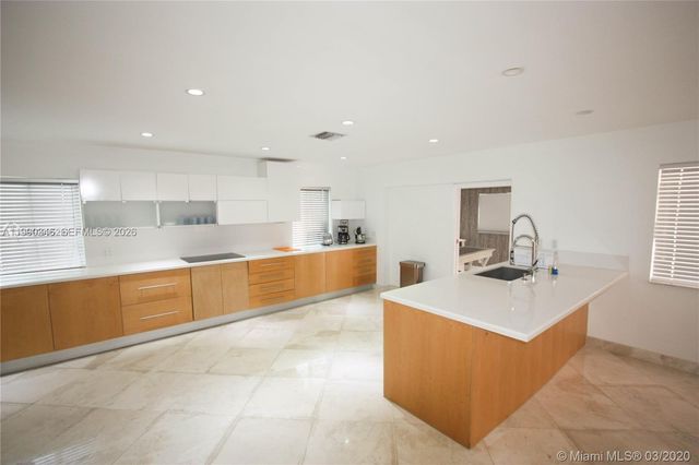 3406 NE 168th St 3406, North Miami Beach, FL 33160