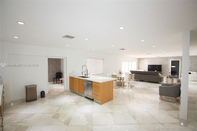 3406 NE 168th St 3406, North Miami Beach, FL 33160