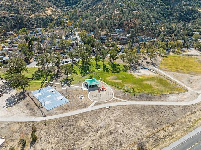 921 Piru Way, Frazier Park, CA 93225