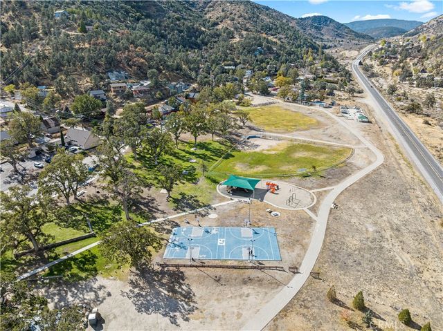 921 Piru Way, Frazier Park, CA 93225