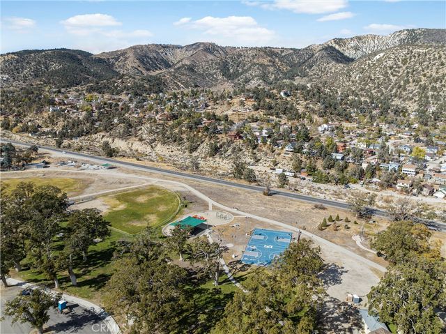 921 Piru Way, Frazier Park, CA 93225