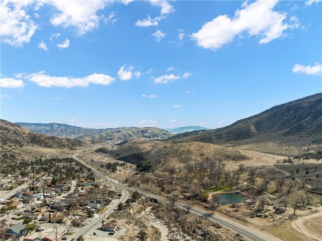 921 Piru Way, Frazier Park, CA 93225