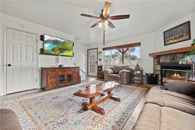 921 Piru Way, Frazier Park, CA 93225