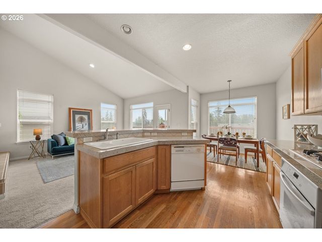 15830 Se HENDERSON Way, Portland, OR 97236