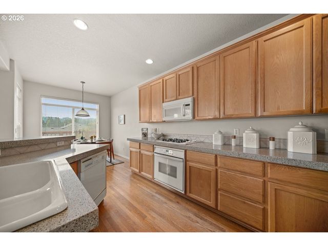 15830 Se HENDERSON Way, Portland, OR 97236