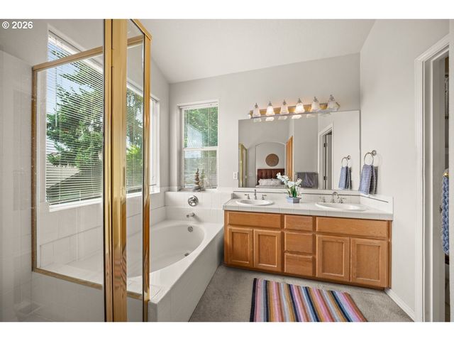 15830 Se HENDERSON Way, Portland, OR 97236