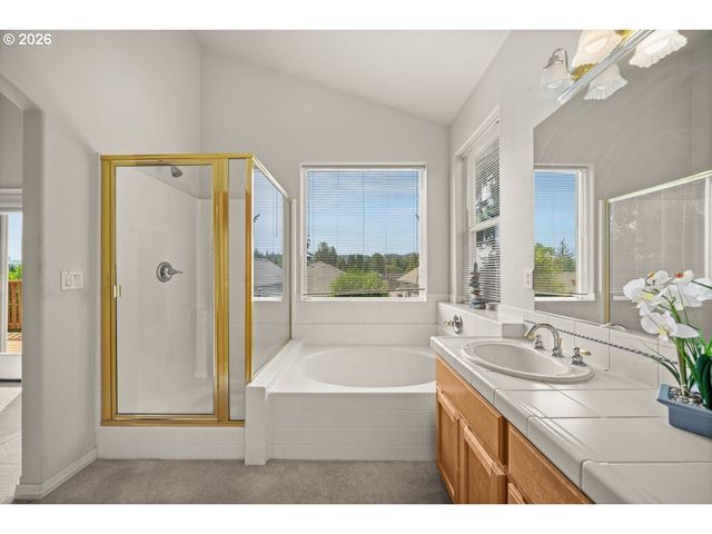 15830 Se HENDERSON Way, Portland, OR 97236