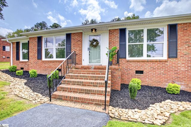 110 Churchill Avenue, Greer, SC 29651