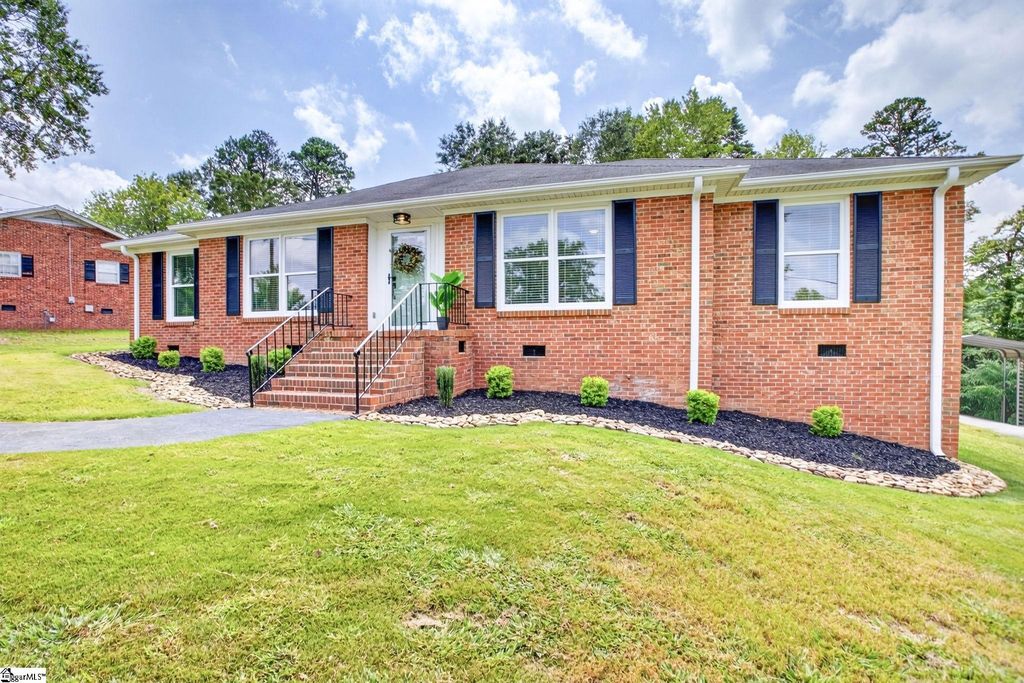 110 Churchill Avenue, Greer, SC 29651
