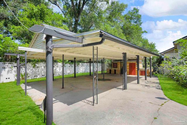 1301 W Lee St, Pensacola, FL 32501