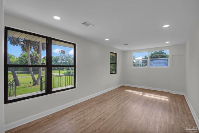 1301 W Lee St, Pensacola, FL 32501