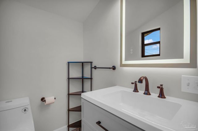 1301 W Lee St, Pensacola, FL 32501