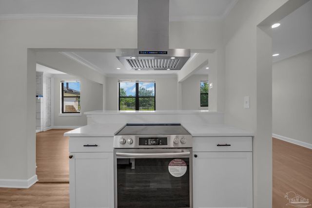 1301 W Lee St, Pensacola, FL 32501