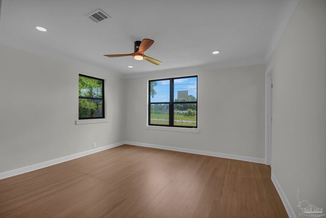 1301 W Lee St, Pensacola, FL 32501